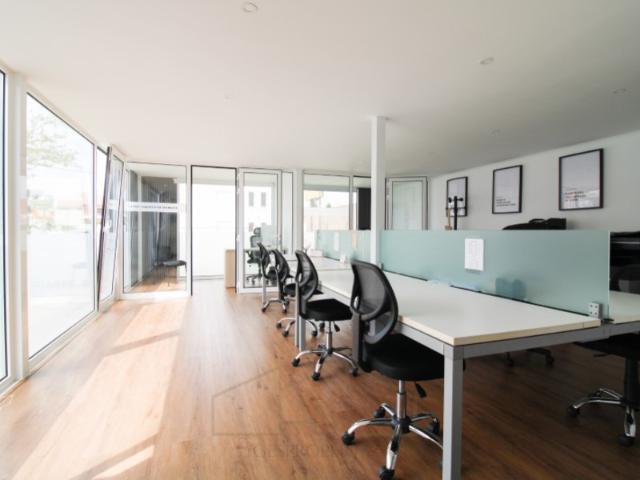 Espaço Comercial na Charneca da Caparica