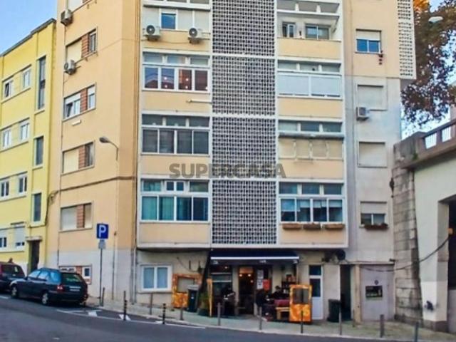 Espaço Comercial na Penha de França Excelente Potencial de Conversão