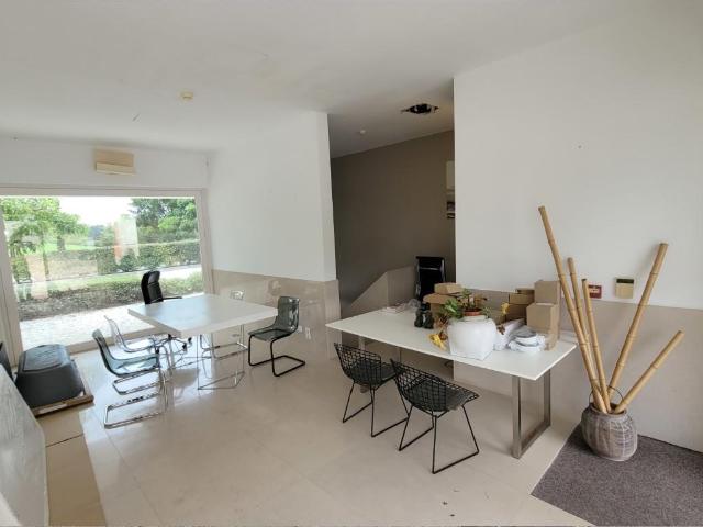Espaço comercial no Bom Sucesso Golf Resort 95m² Vau