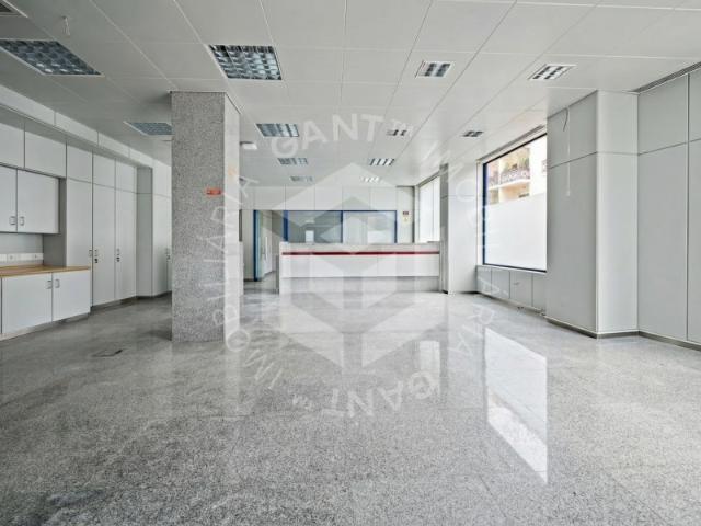 Espaço Comercial no Centro da Costa da Caparica com Elevado Potencial