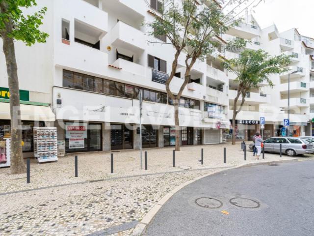 Espaço comercial no centro de Albufeira
