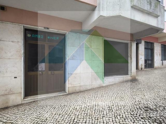 Espaço comercial à venda na Avenida Cidade de Lisboa, São Marcos