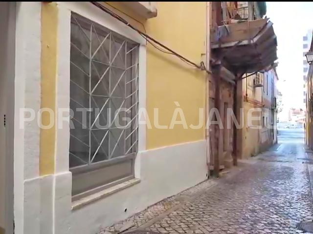 Espaço comercial à venda na Rua Pereira Cão, 5