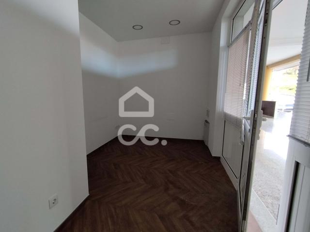 Espaço comercial com 103m² na periferia da cidade