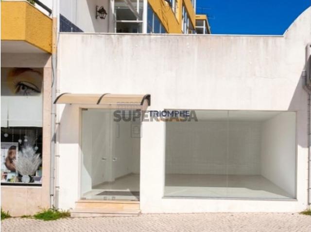 Espaço Comercial com 120m2, Torres Novas