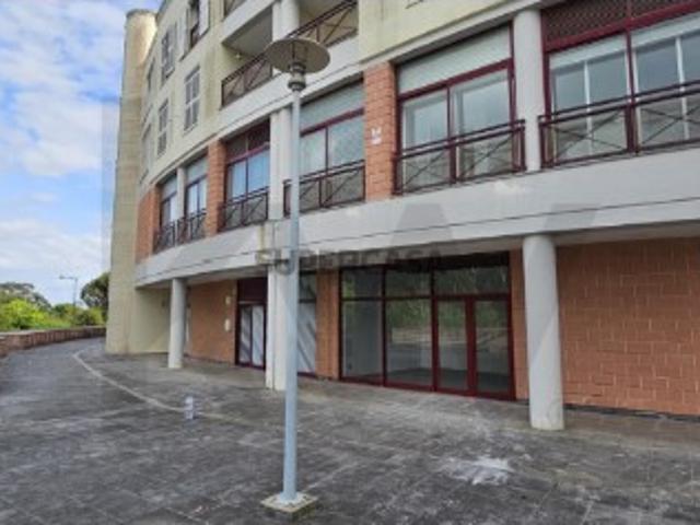 Espaço Comercial com 1.904,30 m² | Barcarena