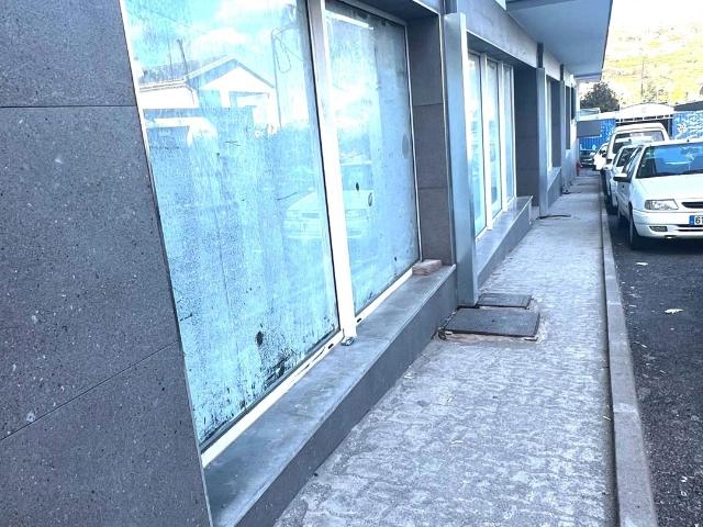 Espaço comercial, com uma are de 97m2