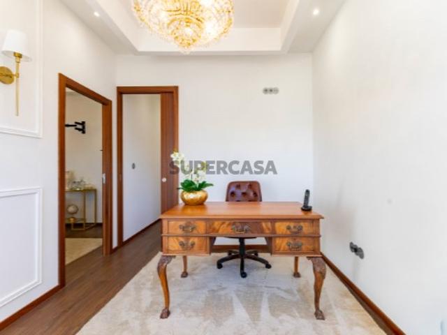 Espaço Comercial com Potencial de Conversão em Habitação Circunvalação, Rio Tinto