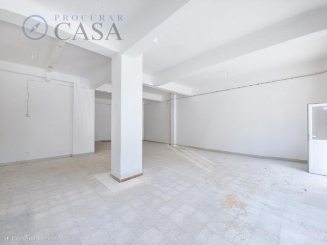 Espaço Comercial de 175 m² | Showroom, Escritórios ou Base Operacional | Arrentela Seixal
