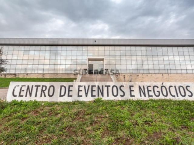 Espaço comercial destinado a comércio, serviços eventos e negócios em Santarém