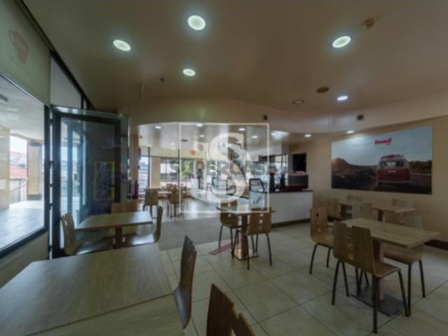 Espaço comercial em Mafamude