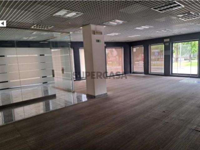 Espaço comercial em Mealhada