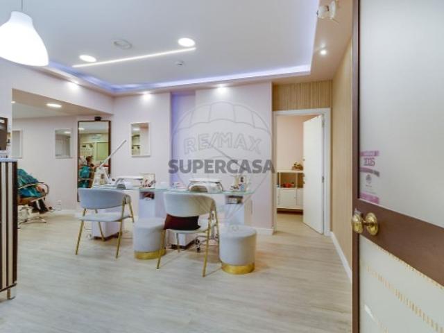Espaço comercial em Moscavide e Portela