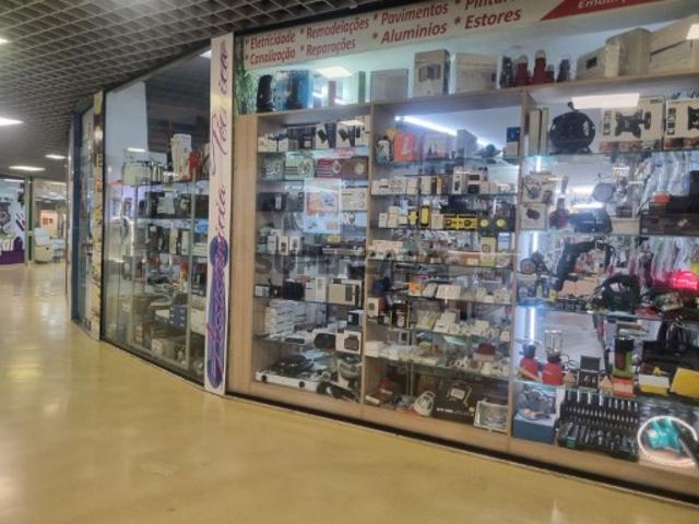 Espaço comercial em Moscavide e Portela