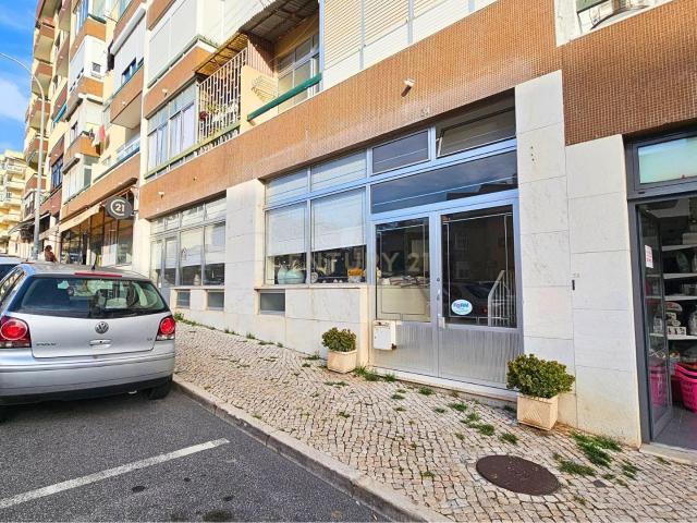 ESPAÇO COMERCIAL EM OEIRAS