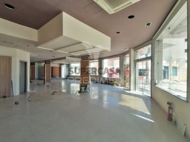 Espaço comercial em Pechão