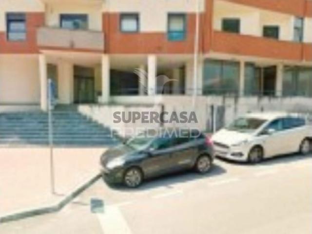 Espaço comercial em Oliveira do Hospital e São Paio de Gramaços