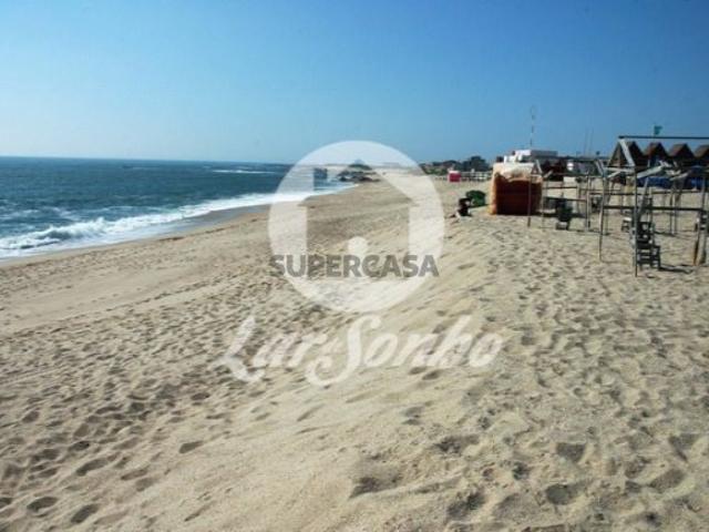 Espaço comercial em Aver o Mar
