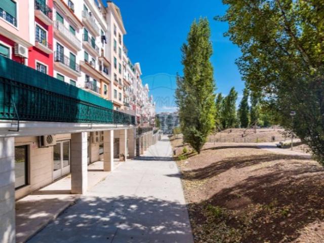 Espaço comercial em Águas Livres
