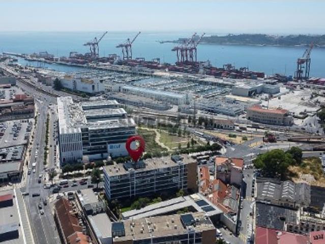 Espaço comercial em Alcântara
