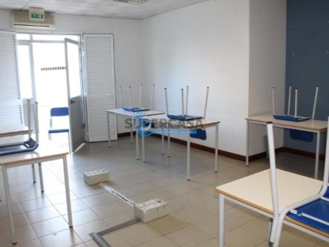 Espaço comercial em Albufeira e Olhos de Água