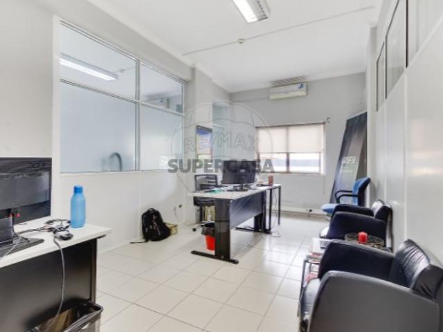 Espaço comercial em Alfragide