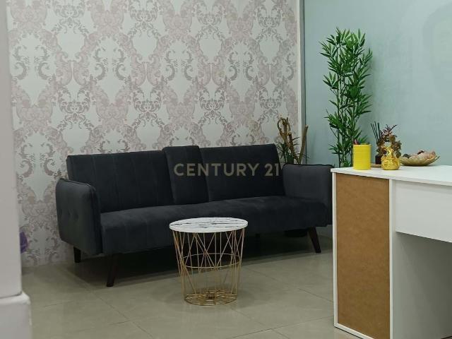 Espaço Comercial em Almada com Excelente Visibilidade