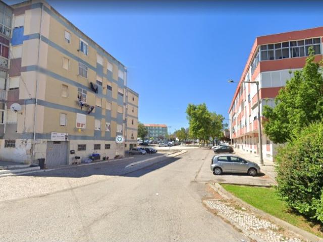 Espaço comercial em Amora