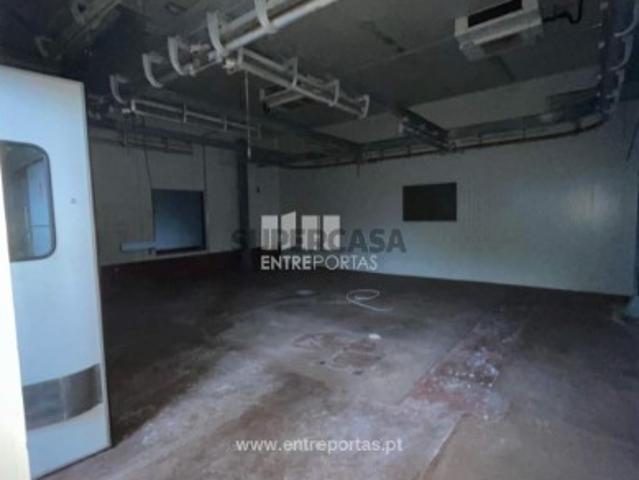 Espaço comercial em Areosa