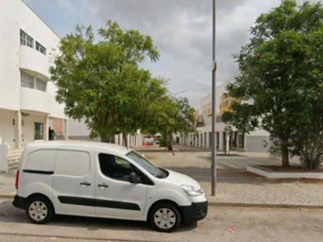 Espaço comercial em Bacelo e Senhora da Saúde