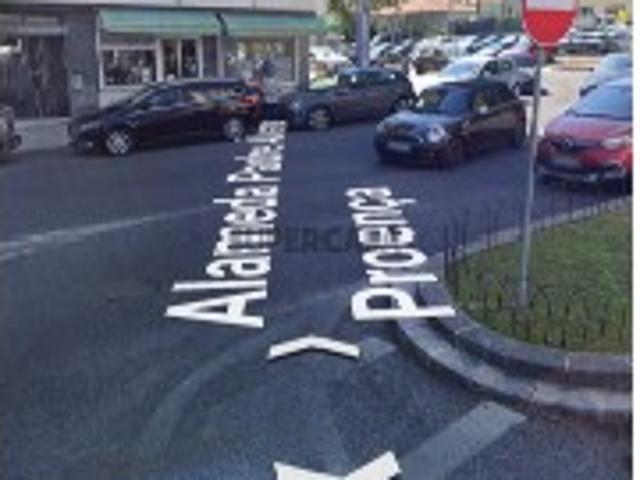 Espaço comercial em Benfica