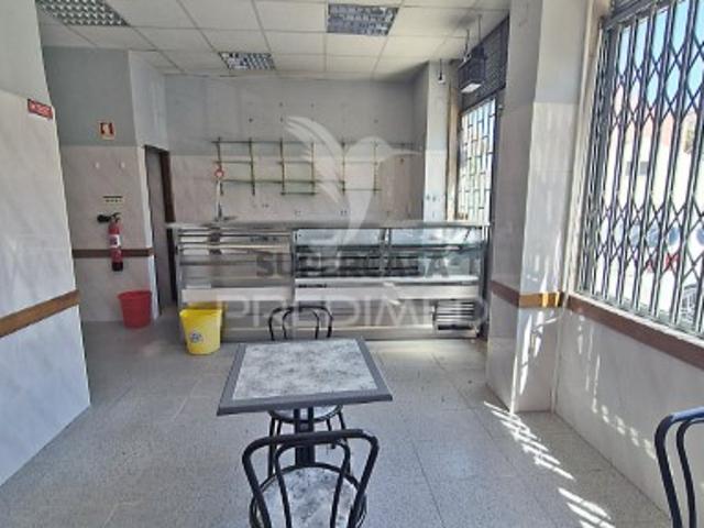 Espaço comercial em Benfica