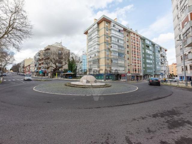 Espaço comercial em Benfica