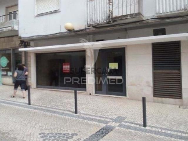 Espaço comercial em Bombarral e Vale Covo