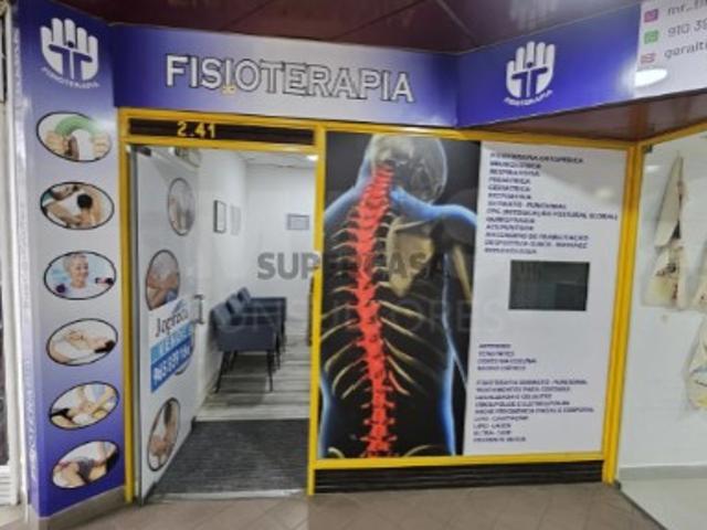 Espaço comercial em Cacém e São Marcos