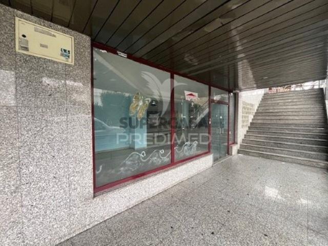 Espaço comercial em Polvoreira