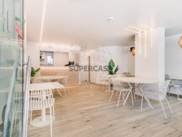 Espaço comercial em Costa da Caparica