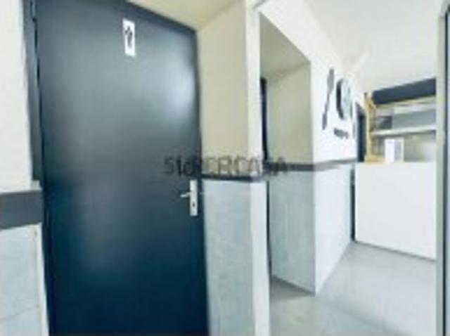 Espaço comercial em Creixomil