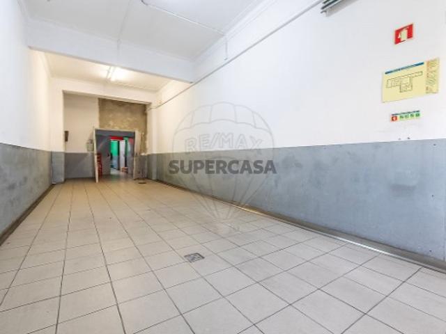 Espaço comercial em Falagueira Venda Nova