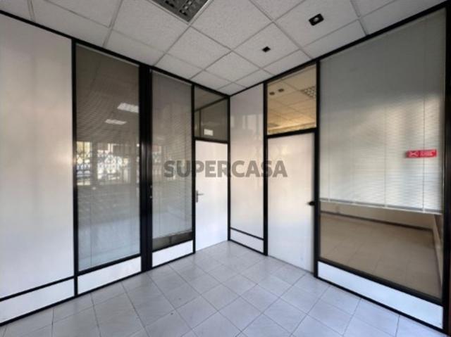 Espaço comercial em Cidade da Maia