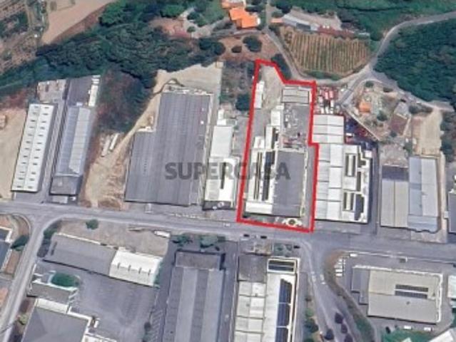 Espaço comercial em Guilhufe e Urrô