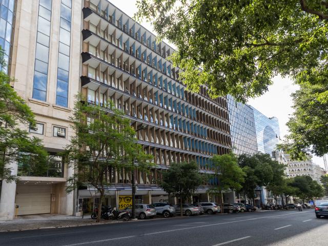 Espaço Comercial em Galeria Premium na Rua Mais Prestigiada de Lisboa, com Excelente Potencial de Negócio