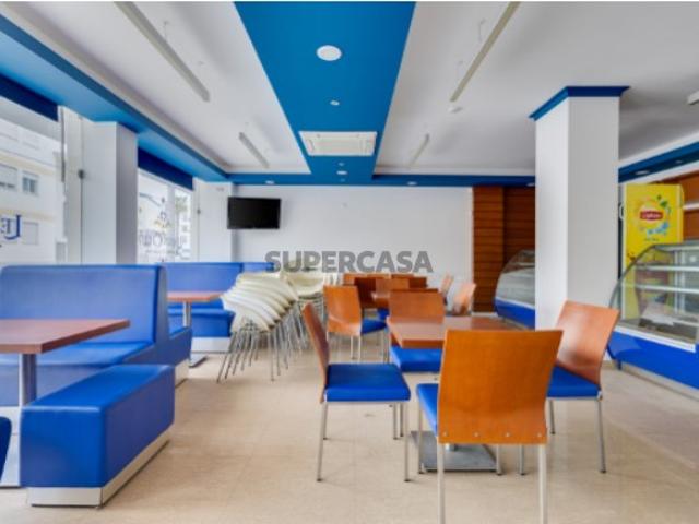 Espaço comercial em Loulé ’Chave na Mão’