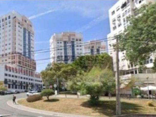 Espaço Comercial em Loures
