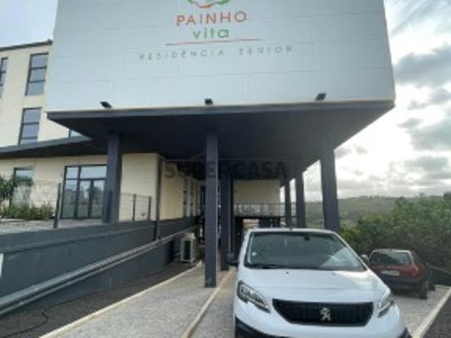 Espaço comercial em Painho e Figueiros