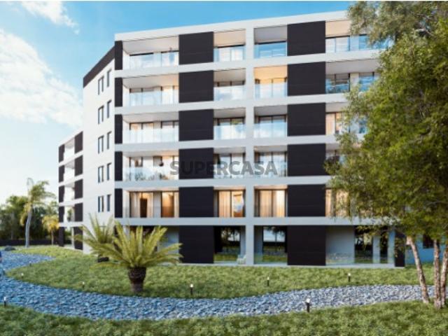 Espaço Comercial em Pedrouços Dê Vida ao Seu Negócio