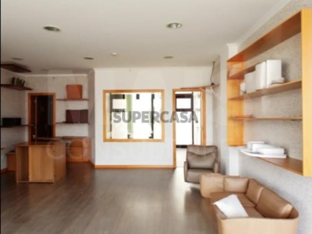 Espaço comercial em Peniche