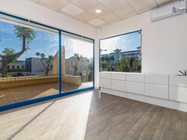 Espaço Comercial em Quarteira, Loulé