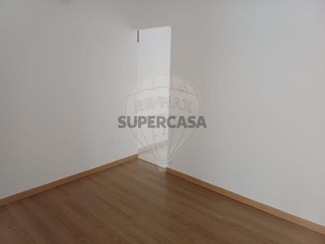 Espaço comercial em Sacavém e Prior Velho