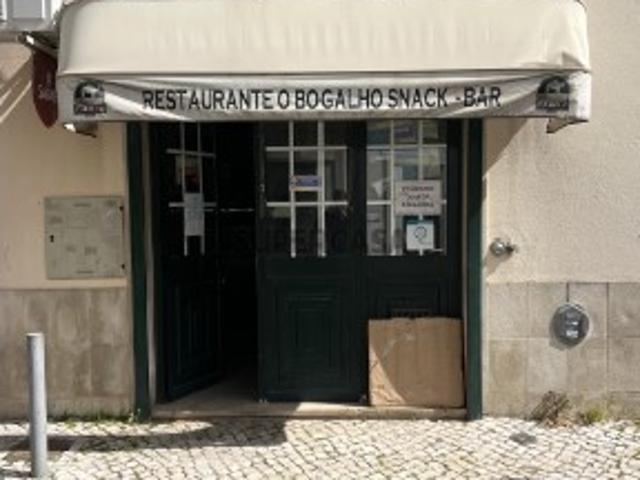 Espaço comercial em Sacavém e Prior Velho